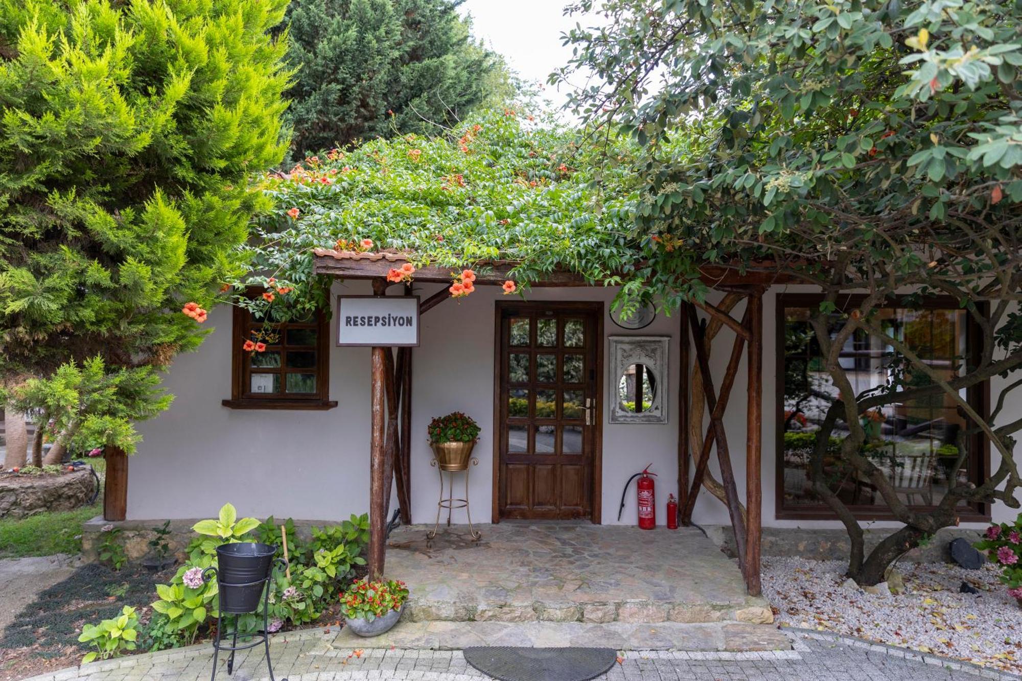 Elite World Village Polonezkoey 4* Istanbul